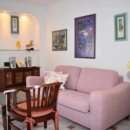Columba - 4 Star Deluxe Appartamento